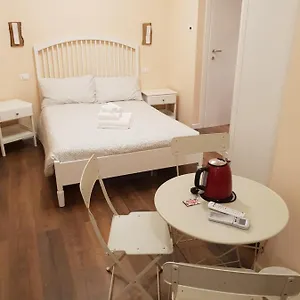https://glam-resort-g-h-o-s-t-e-l.hotelitalianriviera.com