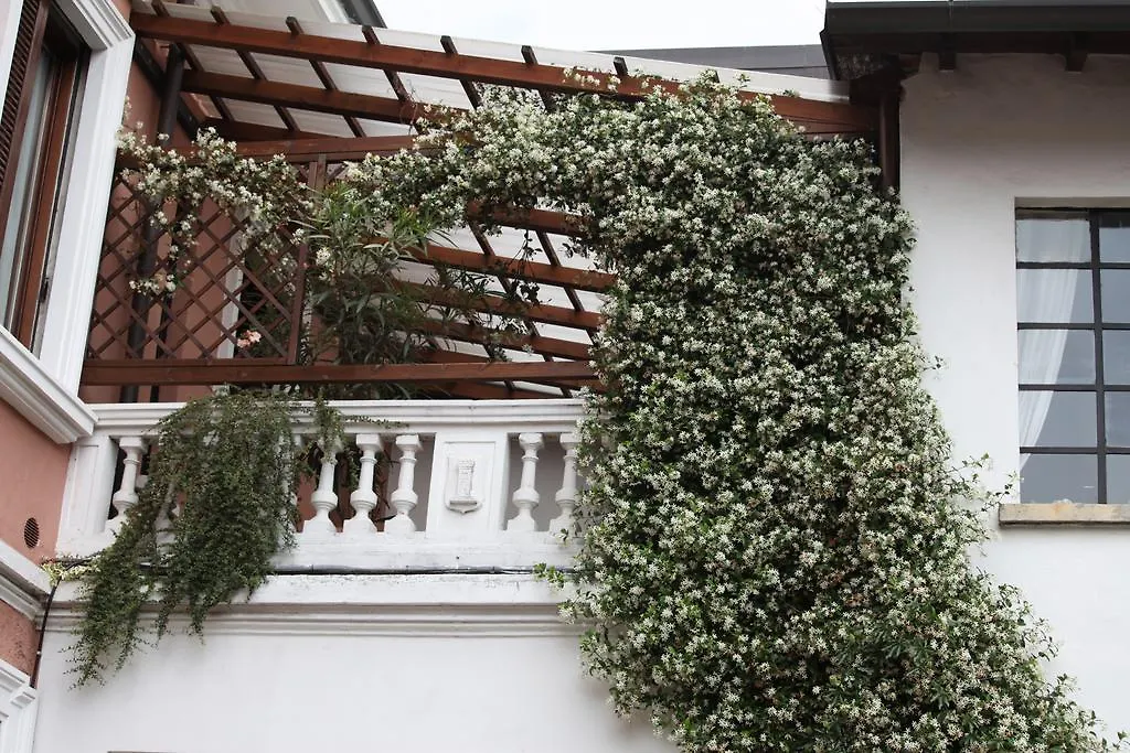Antica Corte Milanese Novate Milanese Aparthotel